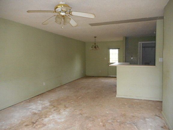 3rd image of 3927 Vinson Robeson Dr