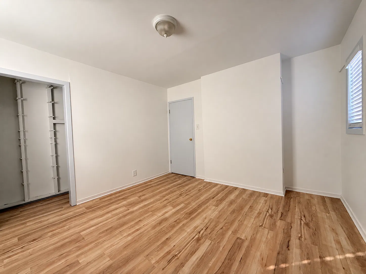 4 bed, 1600 sqft, $5,500 — Photo 3