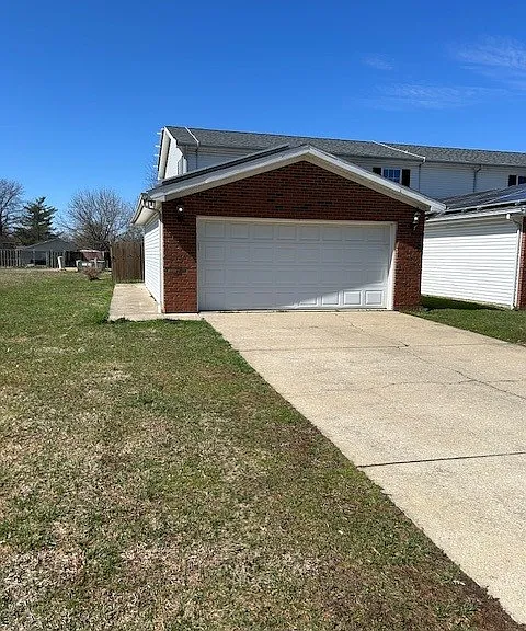 6773 Boston Dr — Photo 2