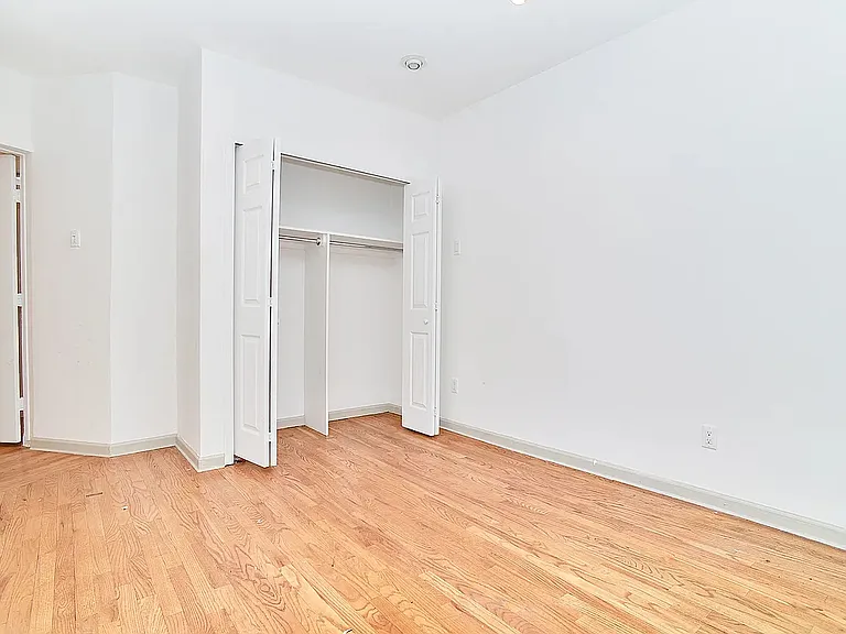 152 E 22nd St #3C — Photo 4