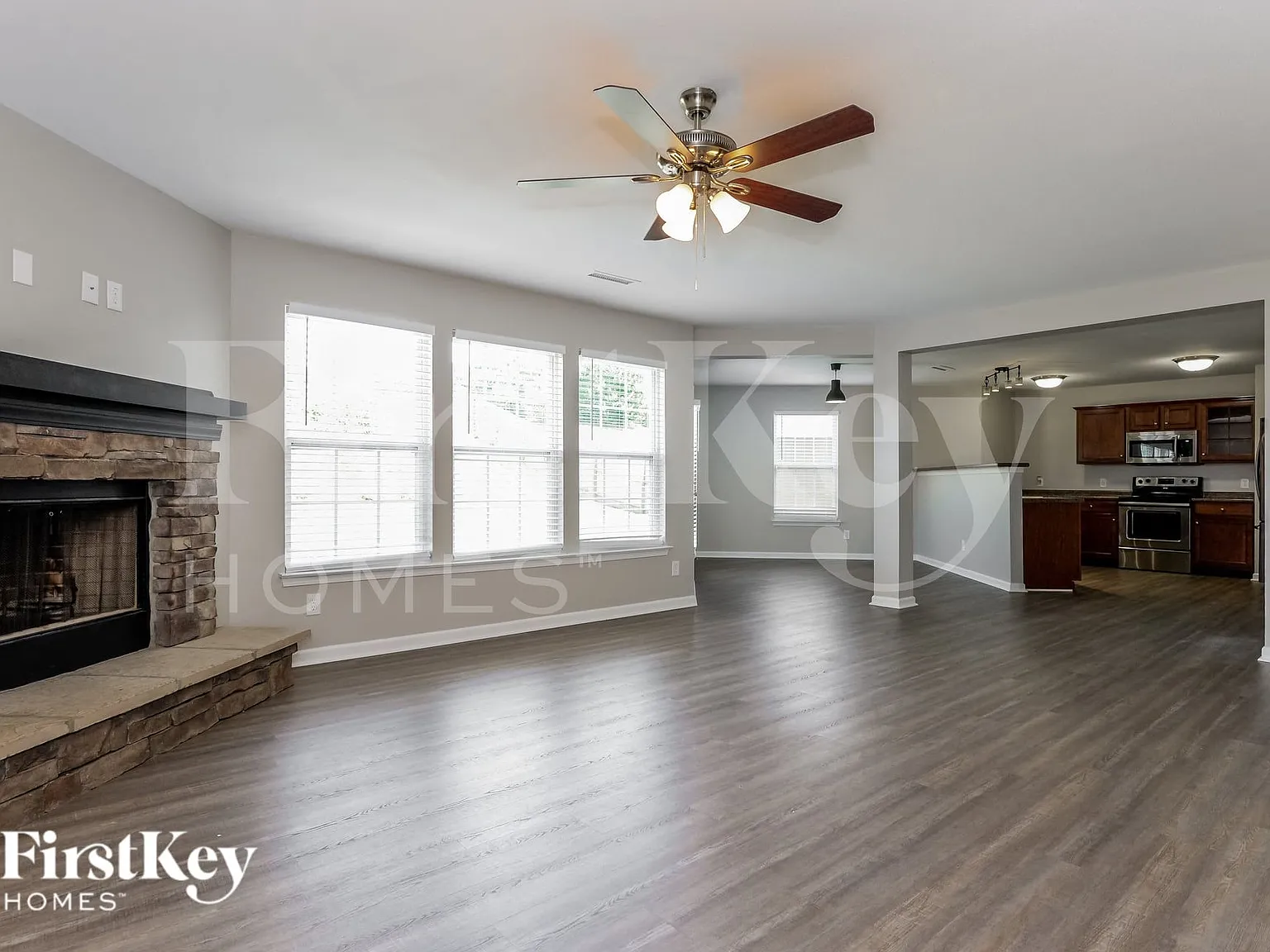 3 bed, 2.0 bath, 2850 sqft, $2,365 — Photo 4