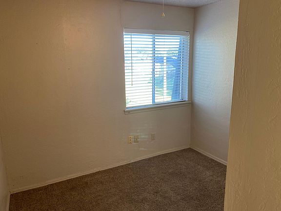 3rd image of 1423 Bill Carroll Dr