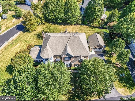 3rd image of 40488 Windcroft Ln