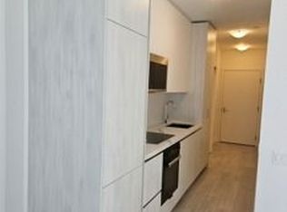 400 King St W #812, Toronto, ON M5V 1K2