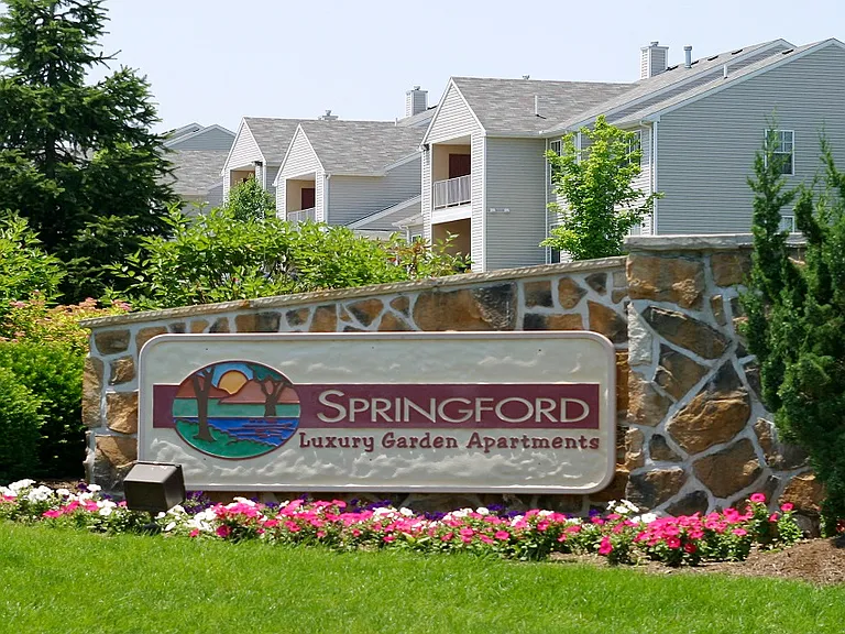 Springford Apartments — Photo 17