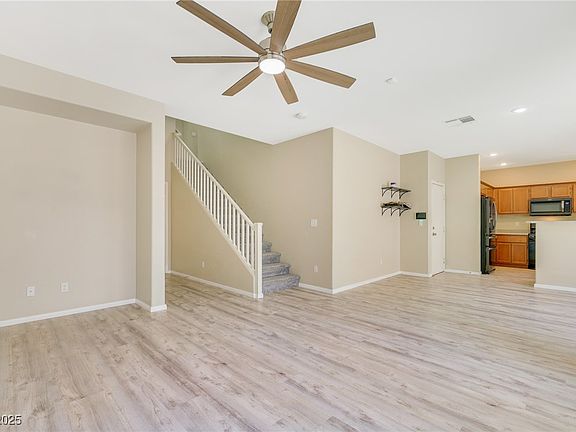 5th image of 928 Shades End Ave