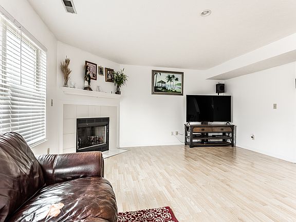 4th image of 6029 Lakemanor Ct