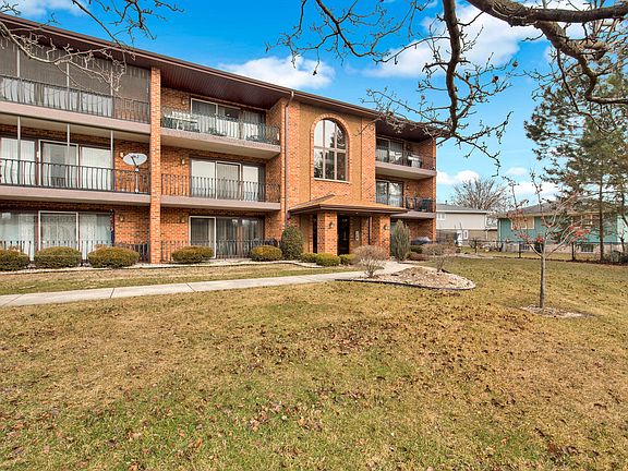 3rd image of 8208 Cobblestone Dr #5-1B