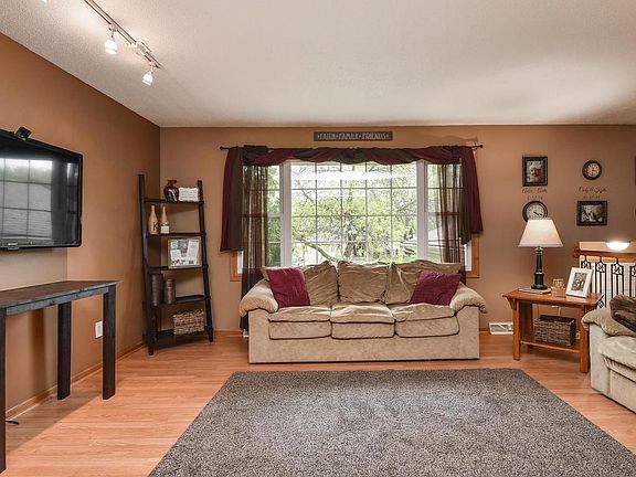 3rd image of 8827 N Brook Cir N
