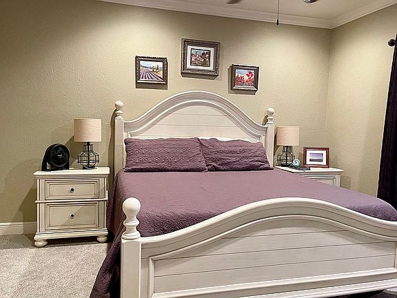 Master Bedroom / king bed