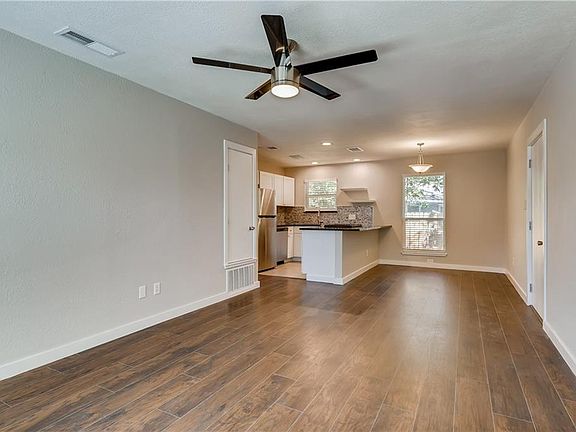 4th image of 5808 Cherry Park #B
