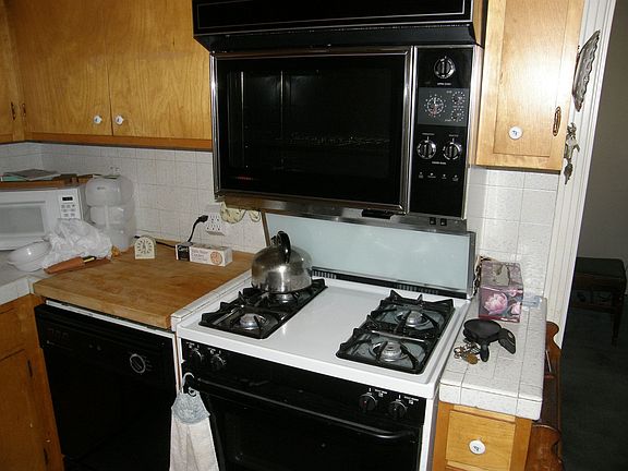 Gas Stove With Two Ovens