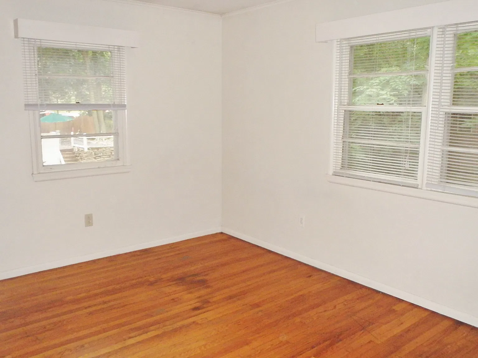 919 Taylor St — Photo 2