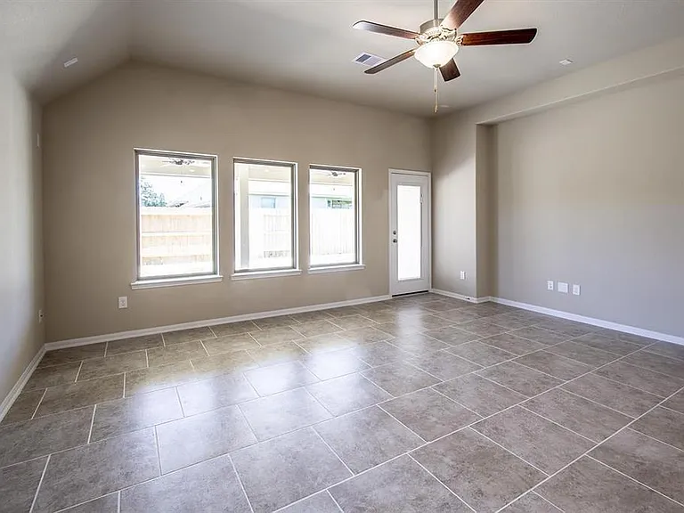 2622 Ivy Wood Ln — Photo 14