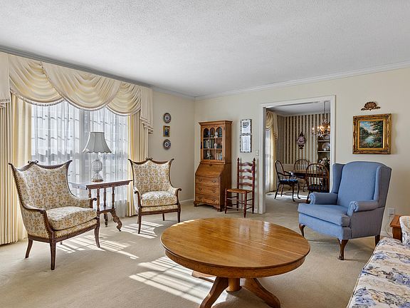 5th image of 5711 Queen Aire Ln