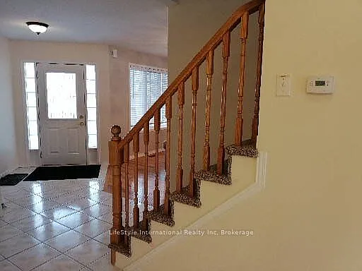 22 Clairfields Dr W #MAIN — Photo 15
