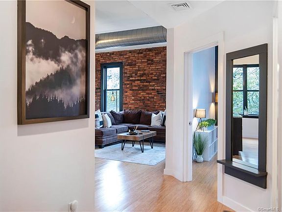 2nd image of 881 Lafayette Blvd Unit 3G