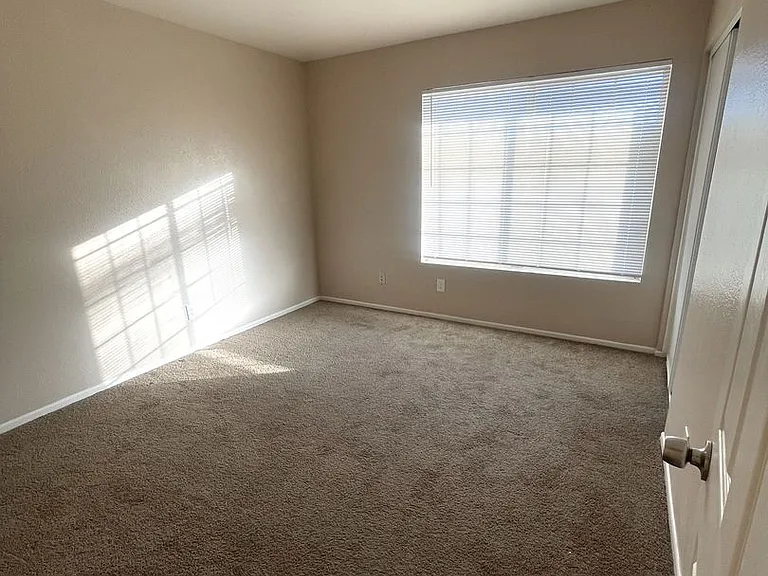 8925 Satinwood Ave — Photo 10