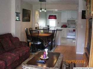 100 Primrose Ln, Brick, NJ 08724