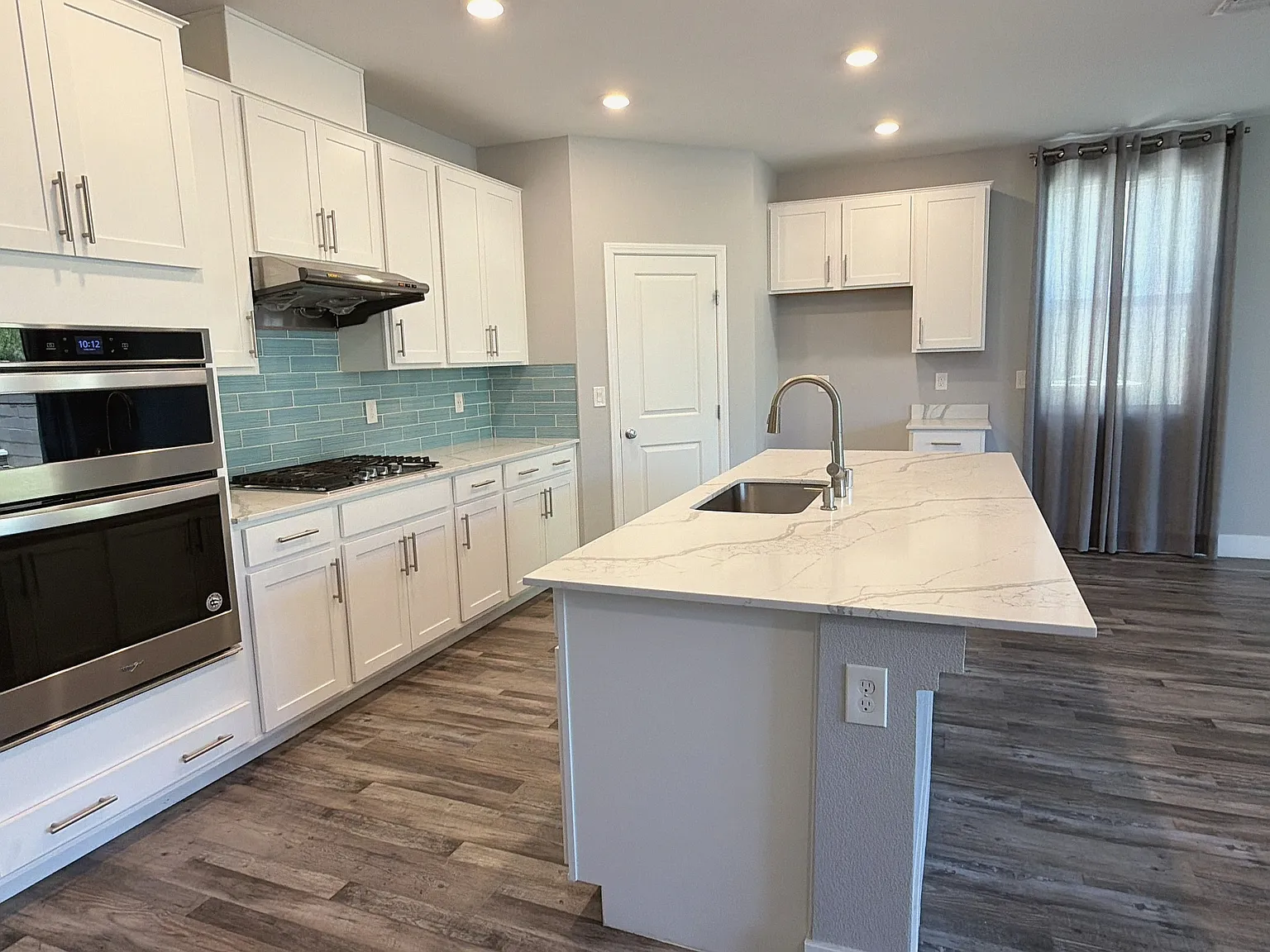 5 bed, 2479 sqft, $2,650 — Photo 4