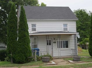 907 Lake St, Sabula, IA 52070