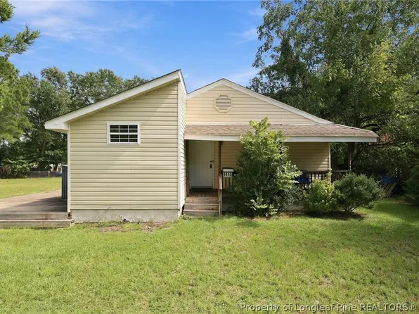 1443 Strickland Bridge Rd, Fayetteville, NC 28304