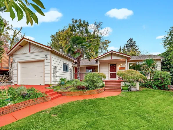 2246 Aloha Ave, Medford, OR 97504
