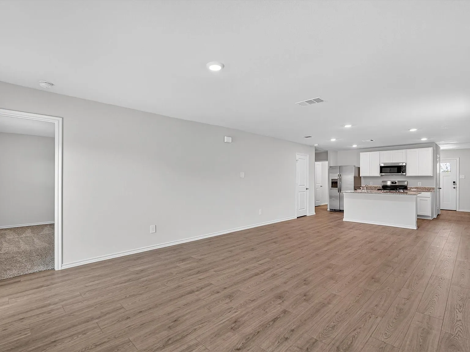 3 bed, 1334 sqft, $1,825 — Photo 4