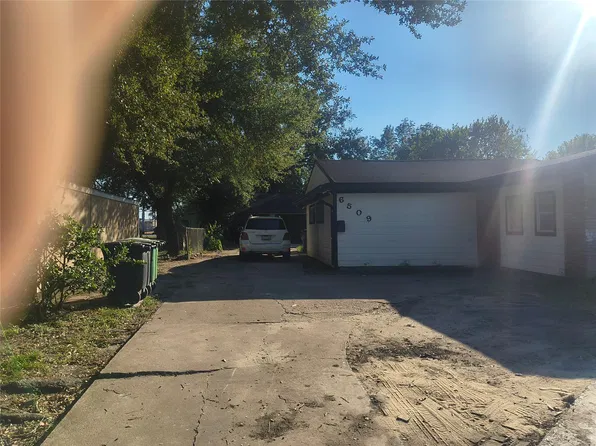 6509 Sharpview Dr, Houston, TX 77074