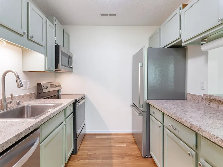 23240 Rosewood Ct #9 — Photo 6