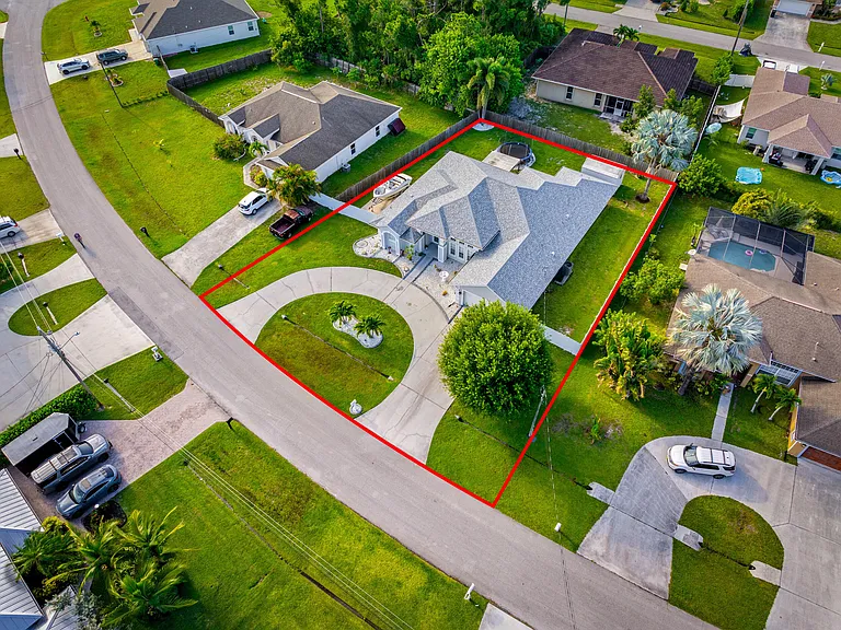 5918 NW Hann Dr — Photo 3