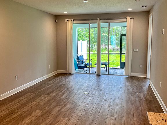 5th image of 11338 Newtonian Blvd