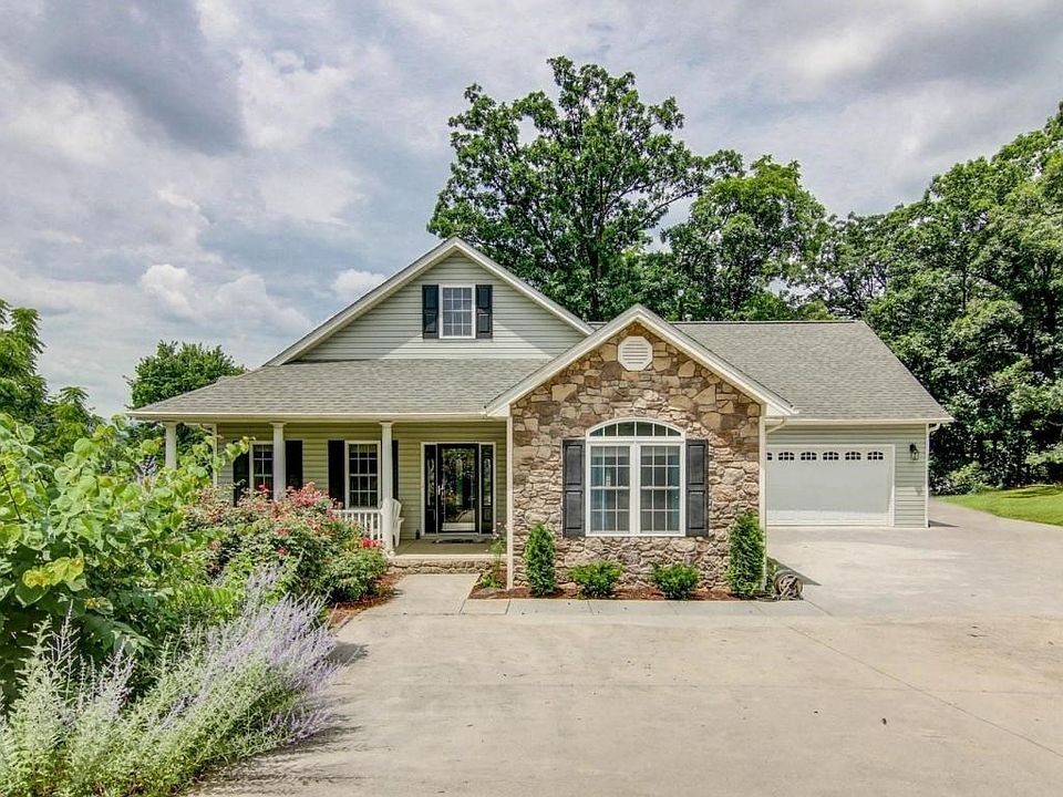 Charming Stone & Vinyl Ranch
