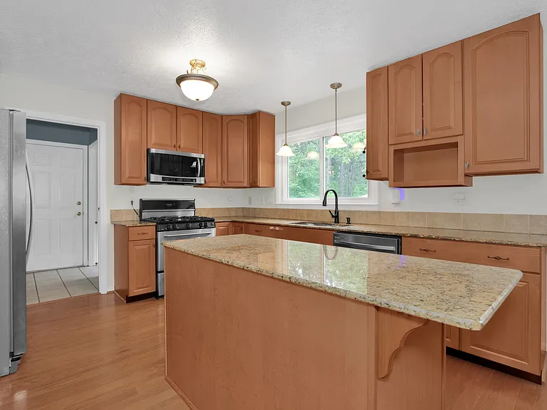 853 Foxcroft Dr — Photo 14