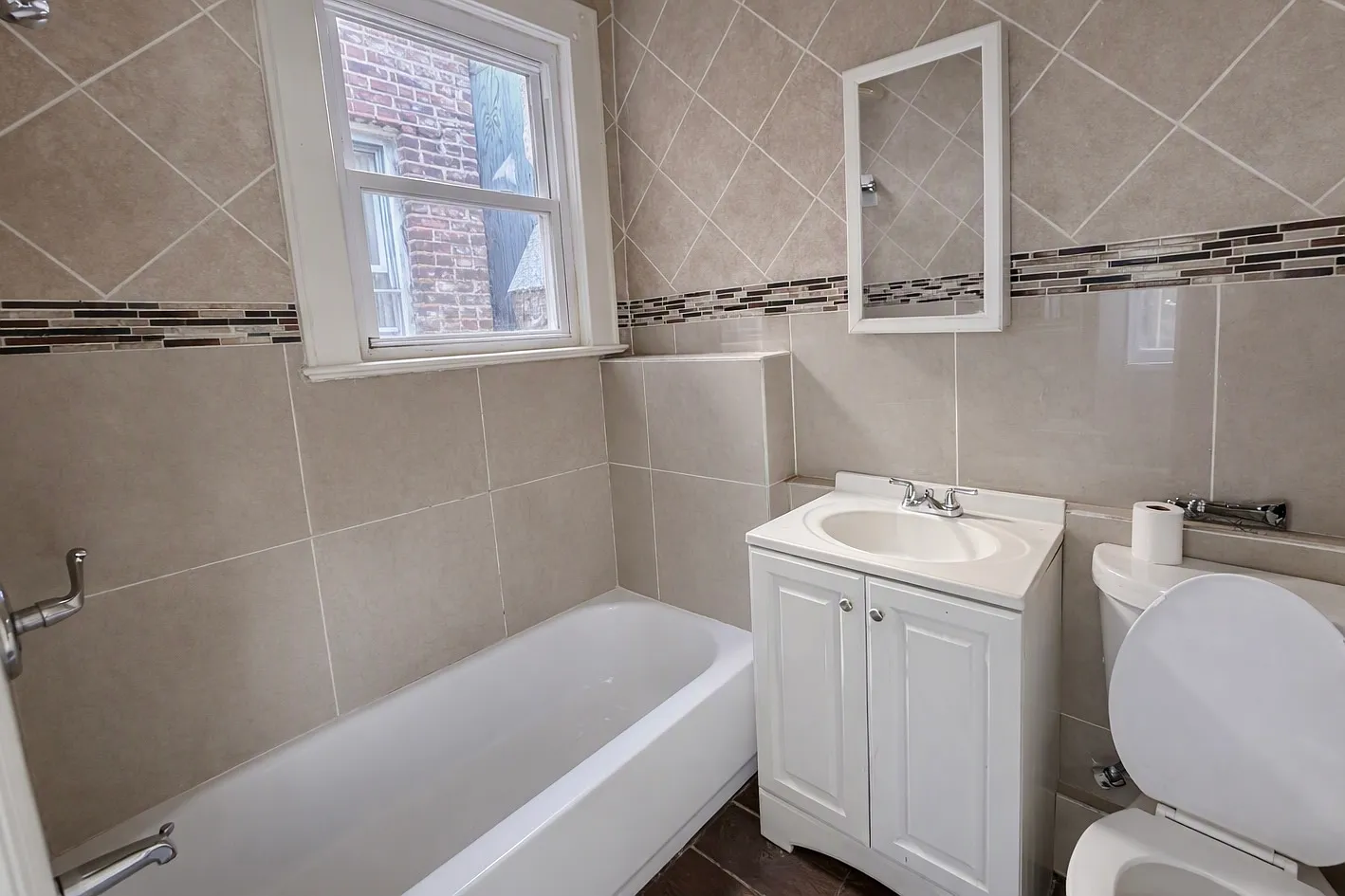 3 bed, 2226 sqft, $2,300 — Photo 3