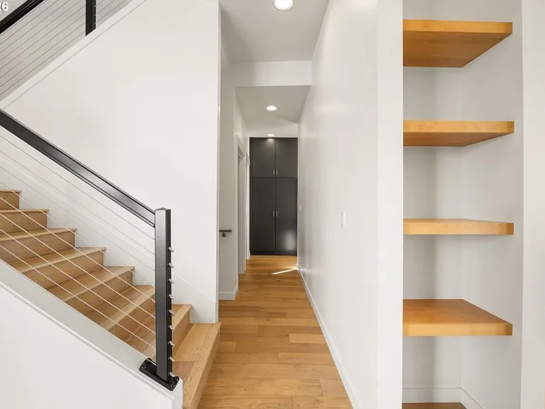 3718 SW Hillside Dr — Photo 16