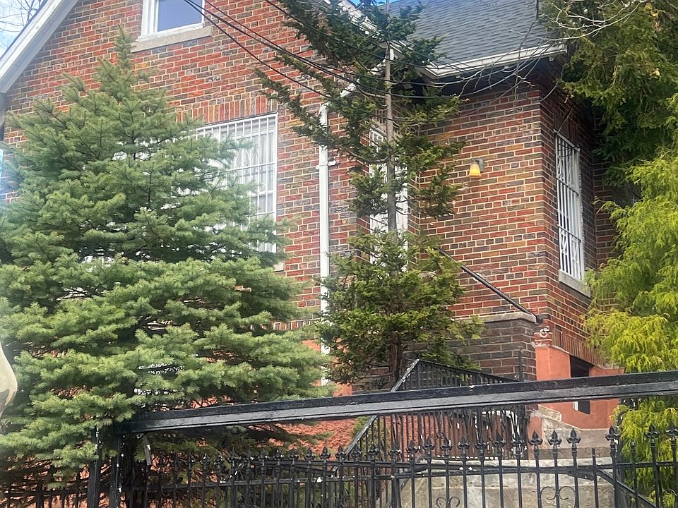 1st image of 452 Howe Ave Floor 1