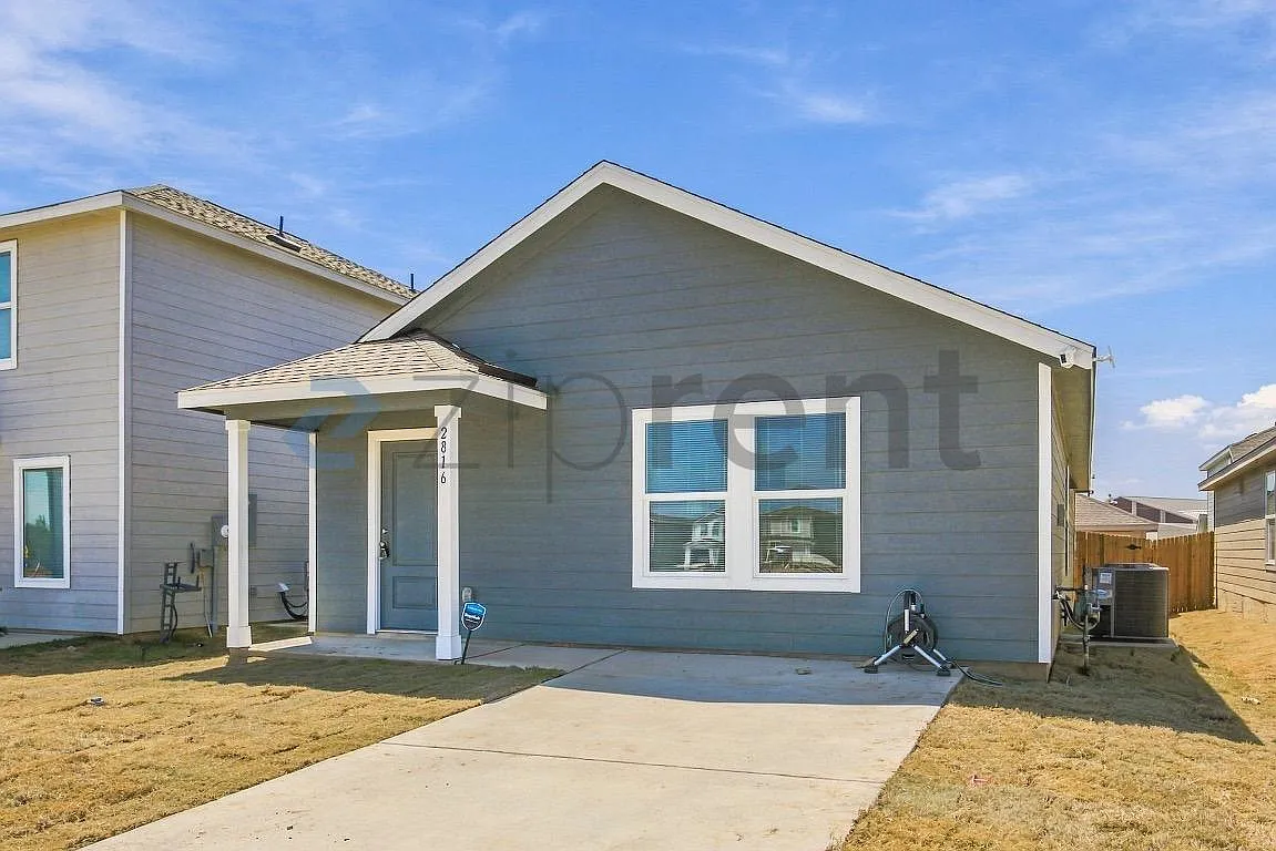 3 bed, 1380 sqft, $1,575 — Photo 2