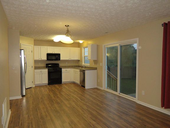 4th image of 1356 Wagy Sq