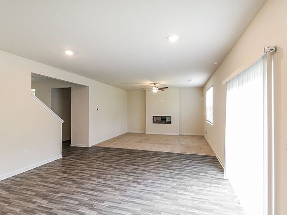 5th image of 267 Hamilton Pointe Dr