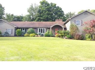 8072 Irish Mist Ln, Manlius, NY 13104