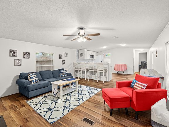 9th image of 135 Canary Cir