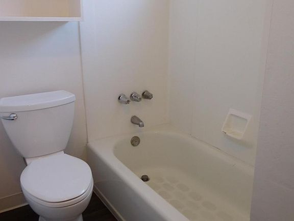5th image of 807 Embarcadero Del Norte APT 18