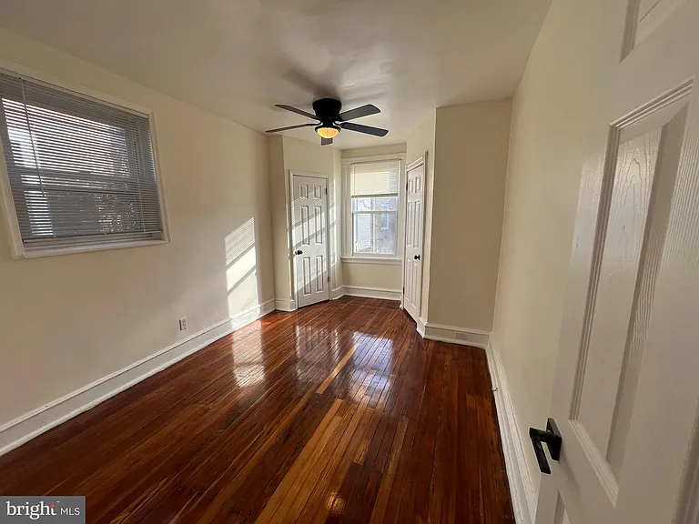 254 W Sheldon St — Photo 12