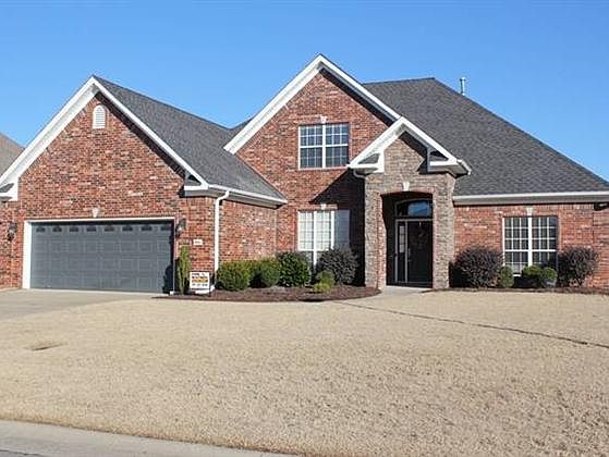 1st image of 2860 Driftwood St