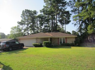 1403 Apache St, Magnolia, AR 71753