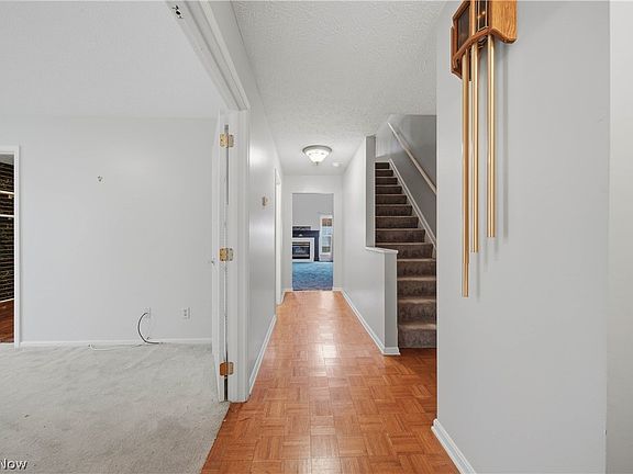 3rd image of 6686 Hogan Way NW