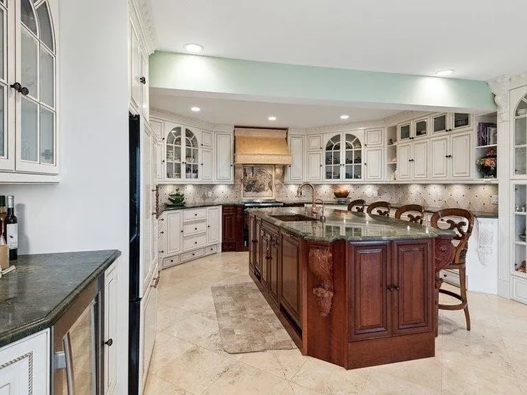 13 Seatuck Ln — Photo 17