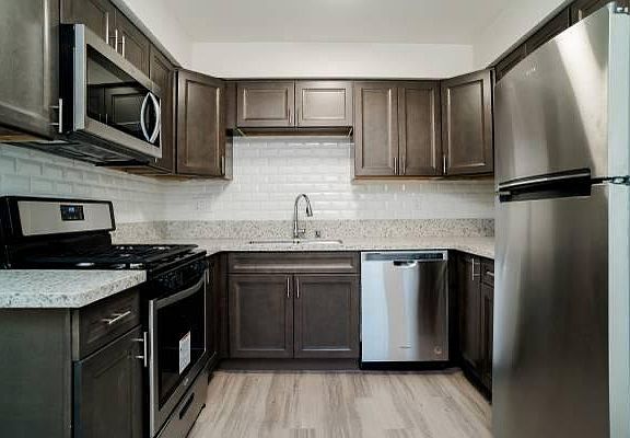 2nd image of 19950 Roscoe Blvd #15