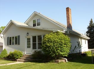 406 71st St, Kenosha, WI 53143